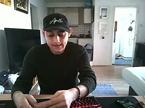 mihaimichael online show from April 7, 2026, 2:39 pm