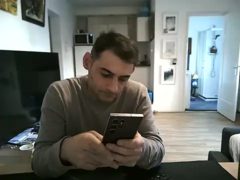 mihaimichael online show from May 11, 2026, 6:05 pm