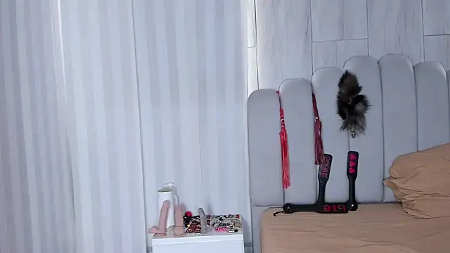 mileyerikson online show from October 20, 2025, 1:11 pm