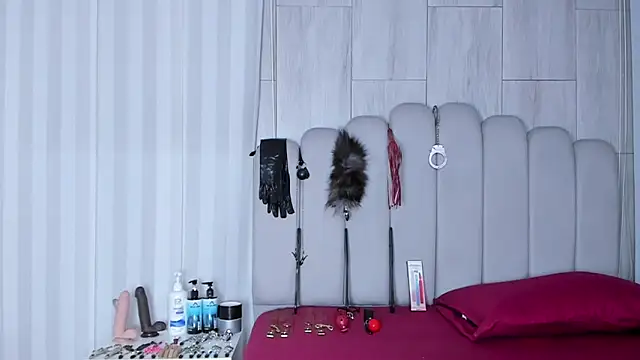 mileyerikson online show from December 22, 2025, 7:16 am