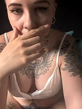 Snapshot of nora_the_strange chatting on June 23, 2026, 10:57 am nora the strange online show from June 23, 2026, 10:57 am
