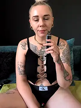 Snapshot of nora_the_strange chatting on June 26, 2026, 10:30 am nora the strange online show from June 26, 2026, 10:30 am