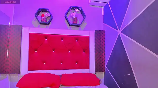 Karoll014 online show from September 17, 2025, 12:18 pm