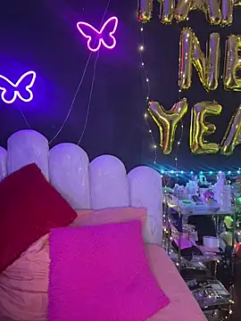 Snapshot of AlisonHoot69 chatting on January 12, 2026, 10:37 pm AlisonHoot69 online show from January 12, 2026, 10:37 pm