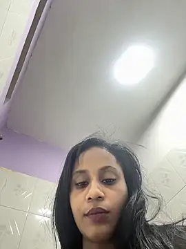 AlisonHoot69 online show from May 9, 2026, 10:04 pm