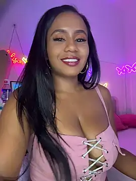 AlisonHoot69 online show from May 26, 2026, 11:01 pm