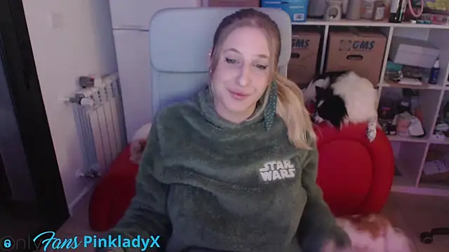 Snapshot of Pinkyladyxxx chatting on February 23, 2025, 12:51 am Pinkyladyxxx online show from February 23, 2025, 12:51 am
