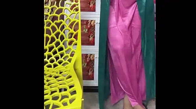 Moody Girl2 online show from December 27, 2024, 8:13 am