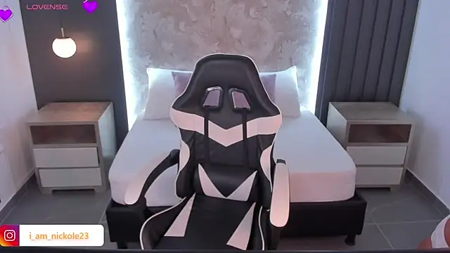 nicky peyton online show from October 26, 2025, 3:01 am