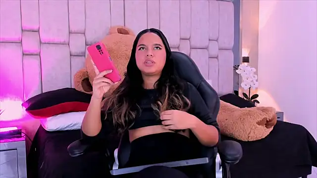 Snapshot of Marilyn-Cooper chatting on December 12, 2024, 3:54 am Marilyn-Cooper online show from December 12, 2024, 3:54 am