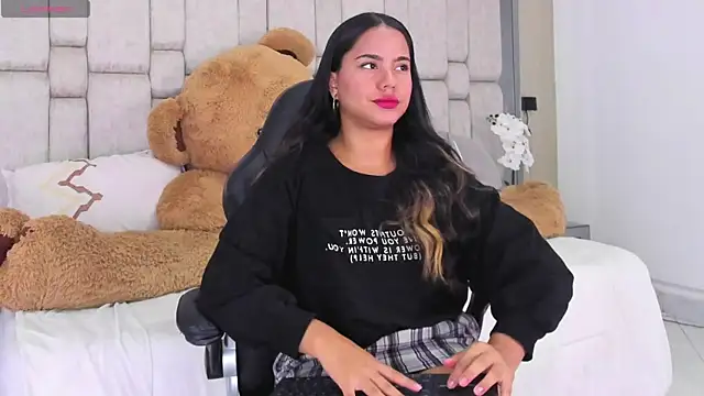 Snapshot of Marilyn-Cooper chatting on January 5, 2025, 9:48 am Marilyn-Cooper online show from January 5, 2025, 9:48 am