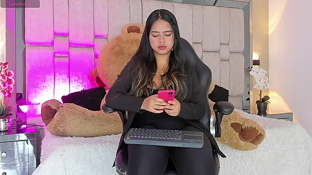 Snapshot of Marilyn-Cooper chatting on February 11, 2025, 3:50 am Marilyn-Cooper online show from February 11, 2025, 3:50 am