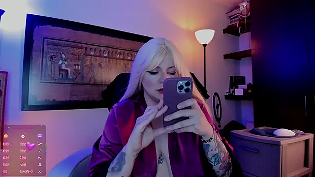 Snapshot of Irinaa_Scarlett chatting on June 4, 2026, 5:52 pm Irinaa Scarlett online show from June 4, 2026, 5:52 pm