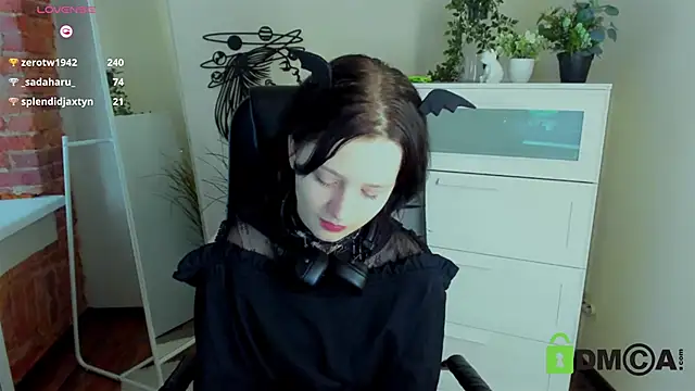 Snapshot of Alina_Mills chatting on February 21, 2025, 2:06 pm Alina Mills online show from February 21, 2025, 2:06 pm