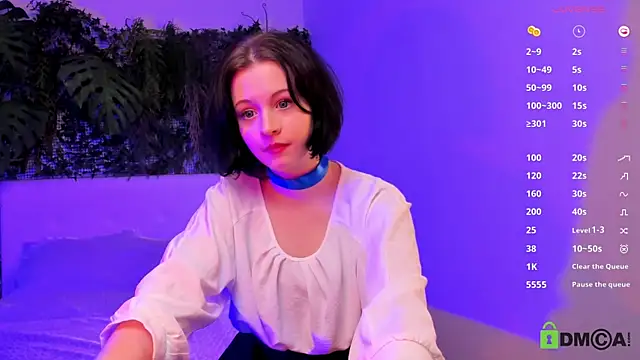 Snapshot of Alina_Mills chatting on March 18, 2025, 6:37 pm Alina Mills online show from March 18, 2025, 6:37 pm