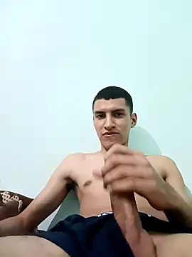 Snapshot of Rogersmit2 chatting on January 30, 2025, 3:22 am Rogersmit2 online show from January 30, 2025, 3:22 am