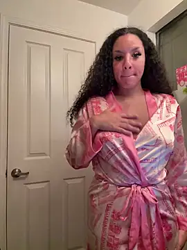 thatonelightskinn online show from February 25, 2025, 4:46 am