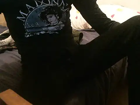 Snapshot of bravo23toro chatting on February 25, 2026, 7:01 pm bravo23toro online show from February 25, 2026, 7:01 pm