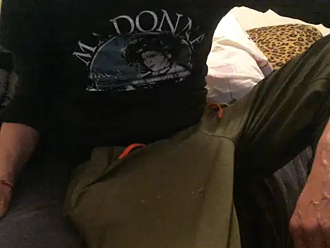 Snapshot of bravo23toro chatting on February 26, 2026, 7:40 am bravo23toro online show from February 26, 2026, 7:40 am