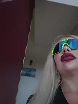 Snapshot of Lika8234 chatting on November 20, 2025, 4:12 am Lika8234 online show from November 20, 2025, 4:12 am