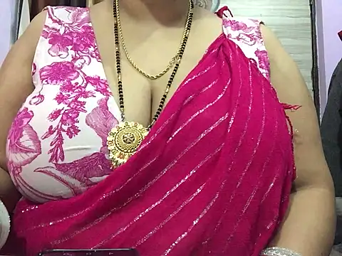 Snapshot of Desi_bhabhiii chatting on January 21, 2025, 6:11 am Desi bhabhiii online show from January 21, 2025, 6:11 am