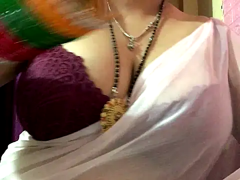 Snapshot of Desi_bhabhiii chatting on December 4, 2025, 5:17 am Desi bhabhiii online show from December 4, 2025, 5:17 am