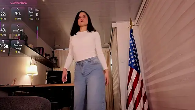 Alice milf  online show from October 7, 2025, 11:18 am