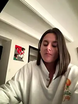 Alice milf  online show from January 15, 2026, 4:33 pm