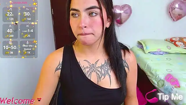 Snapshot of _luna_torres chatting on December 7, 2024, 9:44 pm luna torres online show from December 7, 2024, 9:44 pm