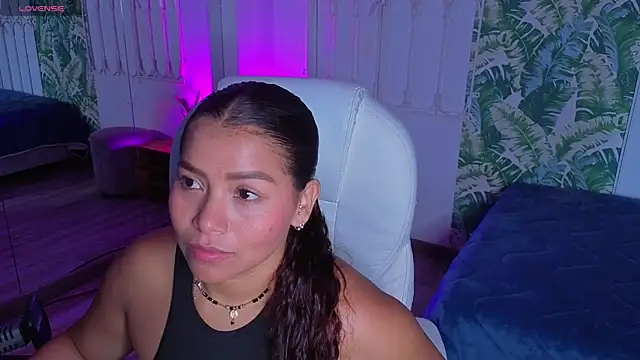 loly marce online show from May 18, 2026, 8:14 pm