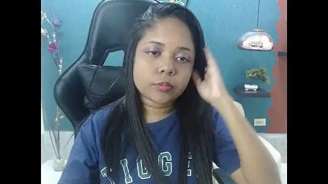 Snapshot of Melikasweetz chatting on February 9, 2025, 5:43 pm Melikasweetz online show from February 9, 2025, 5:43 pm