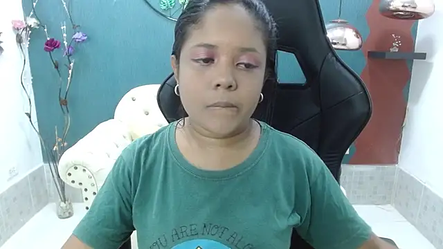 Snapshot of Melikasweetz chatting on February 25, 2025, 5:25 pm Melikasweetz online show from February 25, 2025, 5:25 pm