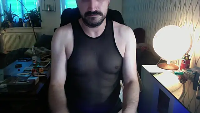 tomz0819 online show from June 19, 2026, 4:17 am