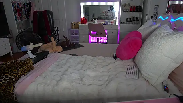 Snapshot of emmagray001 chatting on February 4, 2026, 2:34 pm emmagray001 online show from February 4, 2026, 2:34 pm