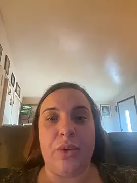 Snapshot of lairarose chatting on December 17, 2024, 6:53 pm lairarose online show from December 17, 2024, 6:53 pm