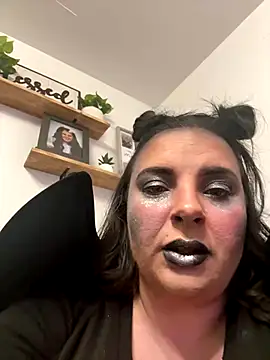 lairarose online show from November 2, 2025, 2:25 am