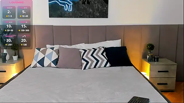 MiaBecky online show from February 28, 2025, 8:31 am