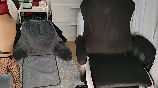 SpikedBella online show from February 21, 2025, 9:32 pm