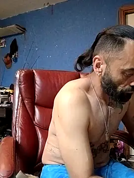 Snapshot of C8L3U chatting on March 4, 2026, 6:52 am C8L3U online show from March 4, 2026, 6:52 am