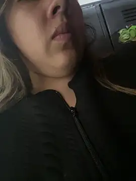 Snapshot of LinaBrowm chatting on January 14, 2026, 4:12 pm LinaBrowm online show from January 14, 2026, 4:12 pm