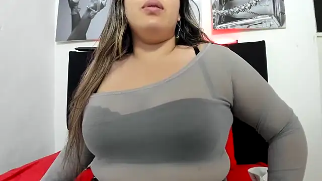 Snapshot of LinaBrowm chatting on February 11, 2026, 5:07 pm LinaBrowm online show from February 11, 2026, 5:07 pm