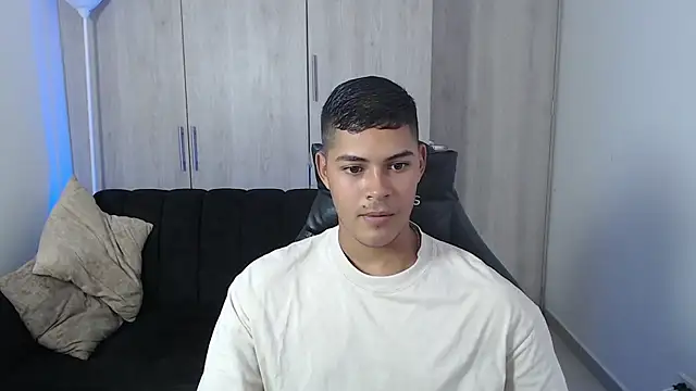 Iamdylan777 online show from October 23, 2025, 7:01 pm