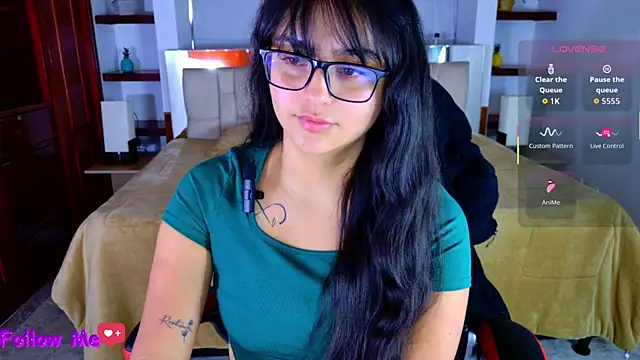 scarlleth  online show from December 3, 2025, 12:03 pm