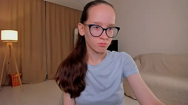 BettyBrowni online show from October 4, 2025, 4:05 pm