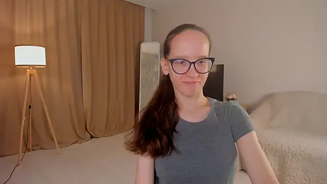 BettyBrowni online show from October 19, 2025, 4:07 pm