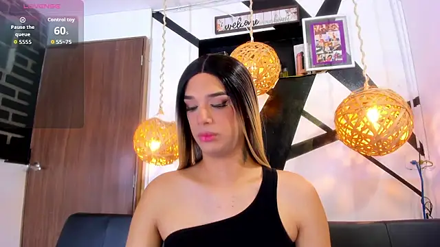 victoria aleia  online show from October 27, 2025, 10:03 pm