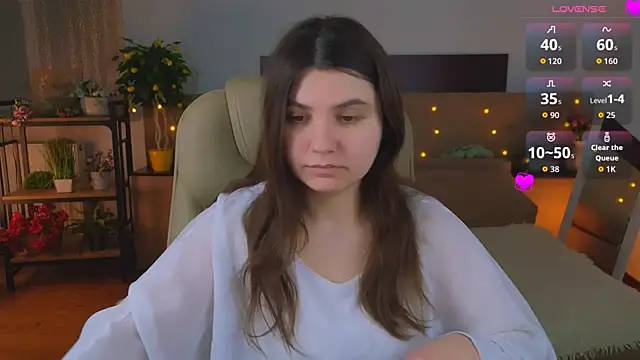 Viola  Shy online show from May 9, 2026, 8:36 pm