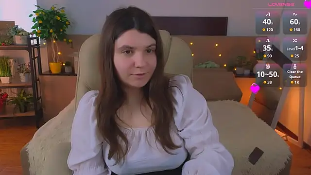 Viola  Shy online show from May 18, 2026, 4:07 am