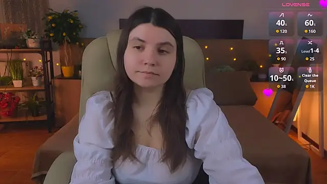 Viola  Shy online show from May 26, 2026, 9:44 pm