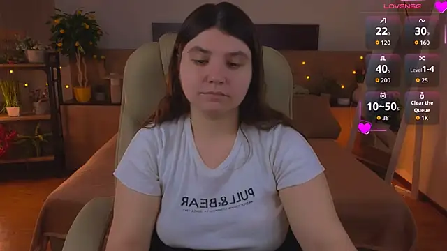 Viola  Shy online show from July 13, 2026, 8:11 pm